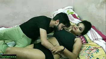 Indian Hot And Smart Bhabhi Taking Advantage And Fucking With Innocent Teen Devor