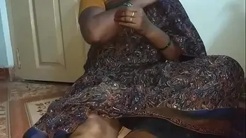 Aunty showing blouse