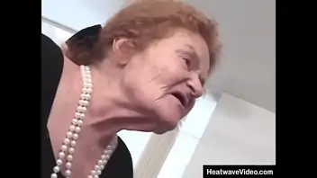 Very old lady cum in mouth